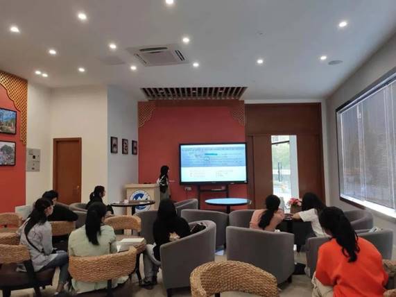 图片包含 室内, 天花板, 房间, 活描述已自动生成